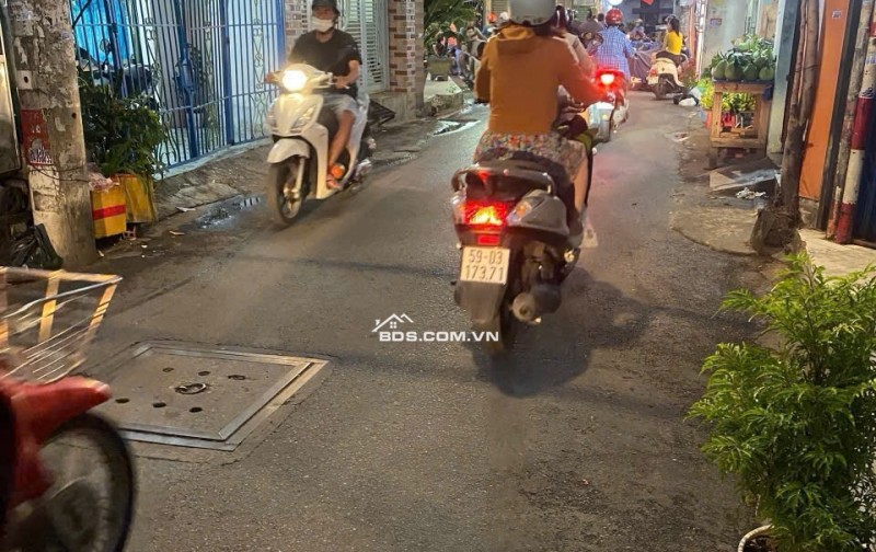 BÁN NHÀ BÌNH TÂN 48M2 PHÙ HỢP MỞ SHOP, SPA, SALON, QUÁN ĂN…NHỈNH 5 TỶ. LH:0353671440.