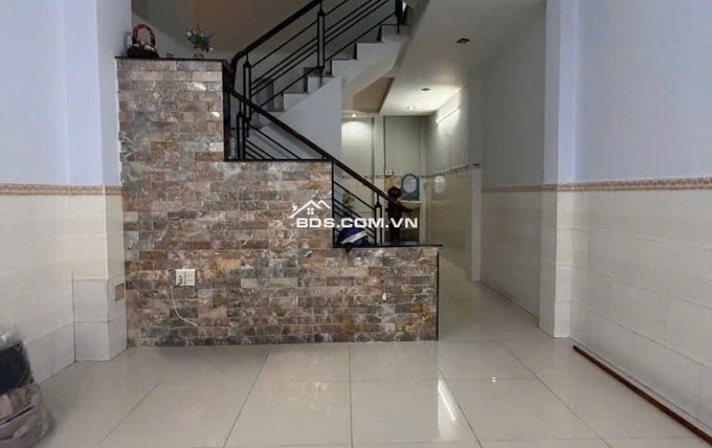 HÀNG MỚI – NHÀ ĐẸP NGAY NGÃ TƯ 4 XÃ – HẺM XE HƠI 6M – GIÁ CHỈ HƠN 4XX. LH:0353671440