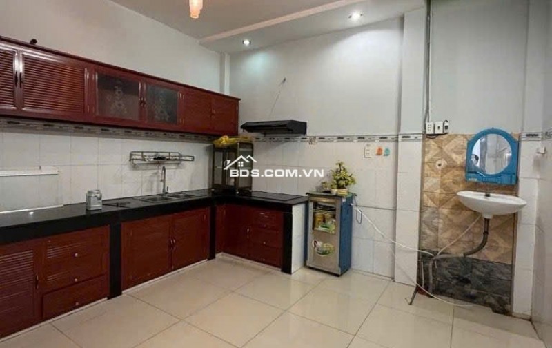 HÀNG MỚI – NHÀ ĐẸP NGAY NGÃ TƯ 4 XÃ – HẺM XE HƠI 6M – GIÁ CHỈ HƠN 4XX. LH:0353671440