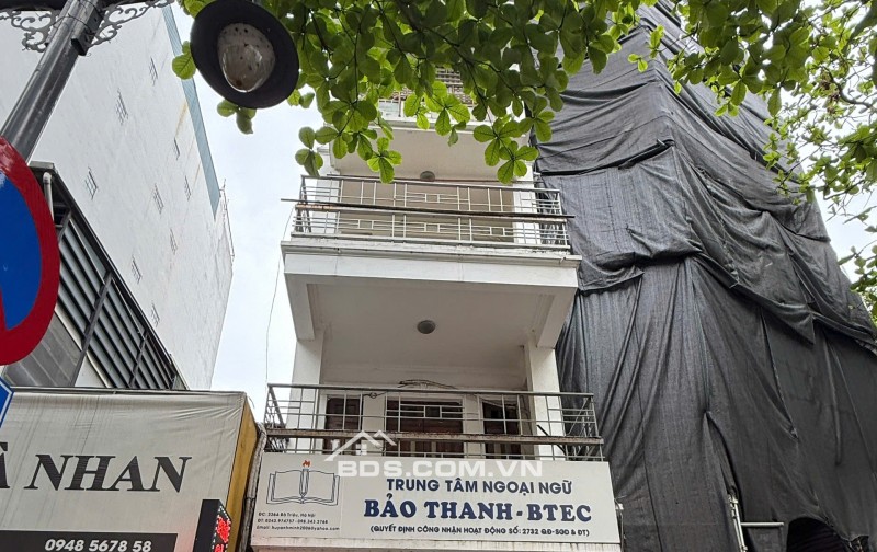 Chính chủ cho thuê nguyên căn sát góc, hướng Đông, mặt phố Bà Triệu, Q.Hai Bà Trưng, Hà Nội.