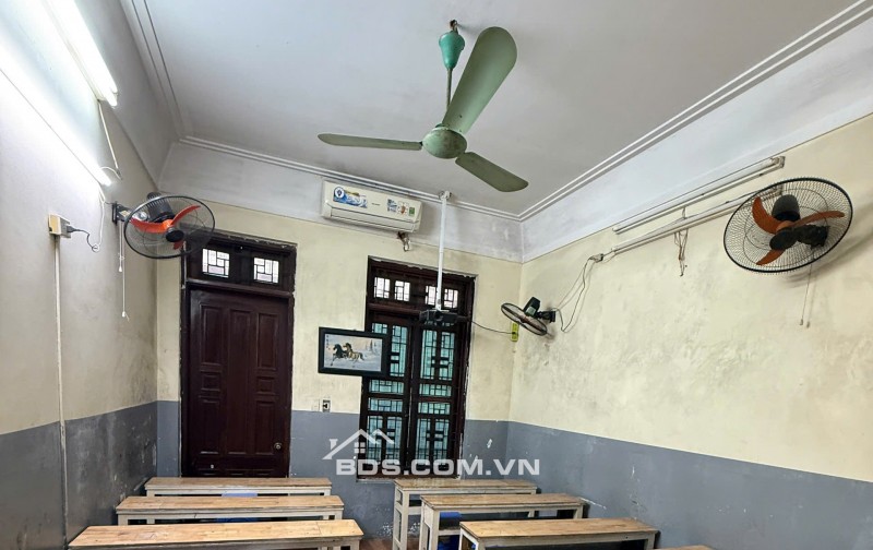 Chính chủ cho thuê nguyên căn sát góc, hướng Đông, mặt phố Bà Triệu, Q.Hai Bà Trưng, Hà Nội.