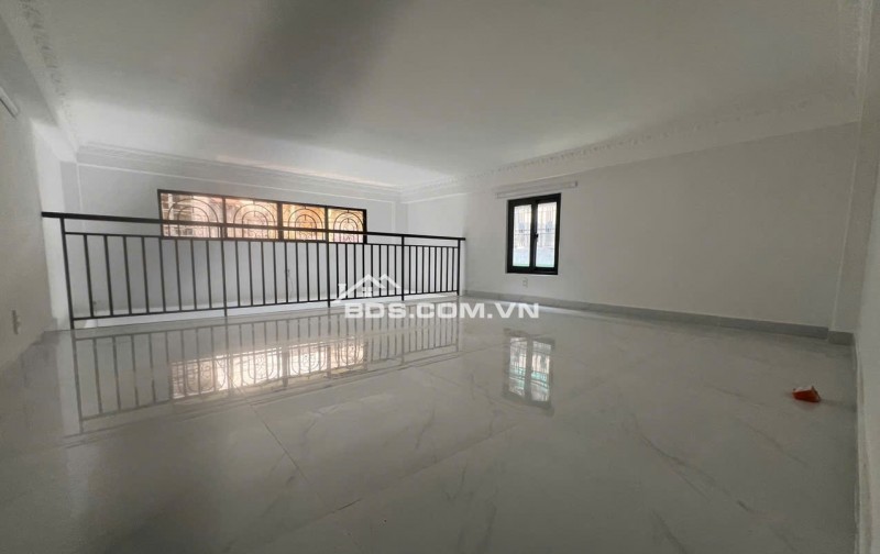 TÔI CẦN BÁN CĂN NHÀ HẺM XE HƠI 60/76 ĐƯỜNG LÝ CHÍNH THẮNG P8Q3. LH:0966775504.