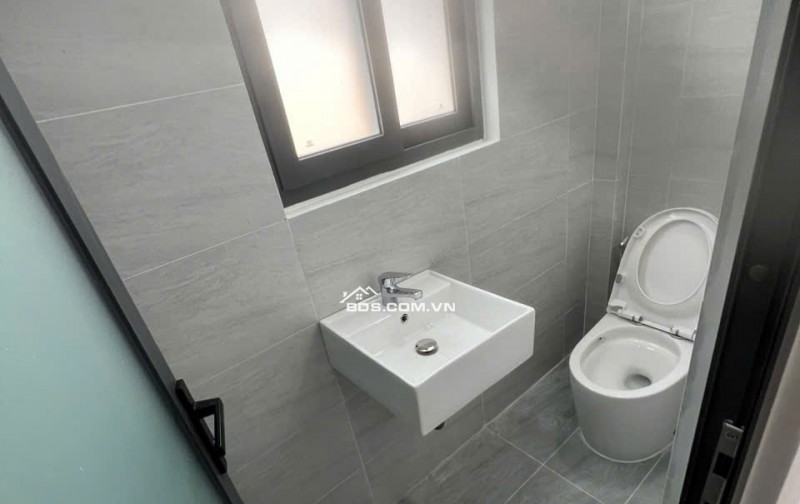 TÔI CẦN BÁN CĂN NHÀ HẺM XE HƠI 60/76 ĐƯỜNG LÝ CHÍNH THẮNG P8Q3. LH:0966775504.