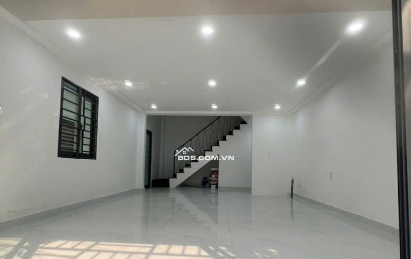 TÔI CẦN BÁN CĂN NHÀ HẺM XE HƠI 60/76 ĐƯỜNG LÝ CHÍNH THẮNG P8Q3. LH:0966775504.