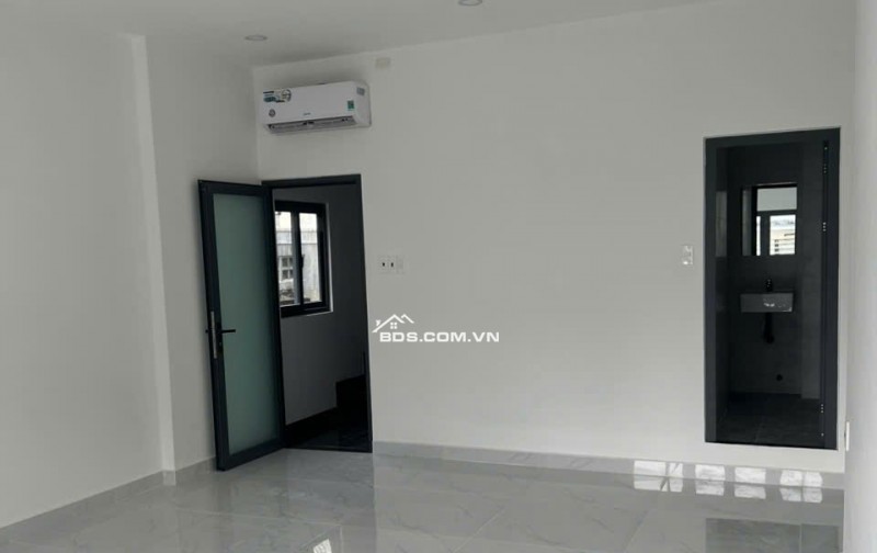 TÔI CẦN BÁN CĂN NHÀ HẺM XE HƠI 60/76 ĐƯỜNG LÝ CHÍNH THẮNG P8Q3. LH:0966775504.