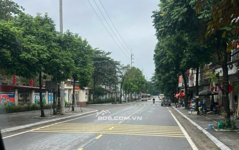 BÁN LÔ GÓC SÁT TRƯỜNG ĐẠI HỌC CÔNG NGHIỆP VIỆT HUNG -TÙNG THIỆN -HN -KHAI THÁC DÒNG TIỀN LUÔN