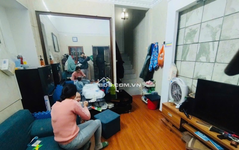 Bán nhà trong ngõ Tôn Đức Thắng 22/26m2 5 tầng Hơn 6 Tỷ Lô góc Đẹp toàn diện Tiện ích đa dạng