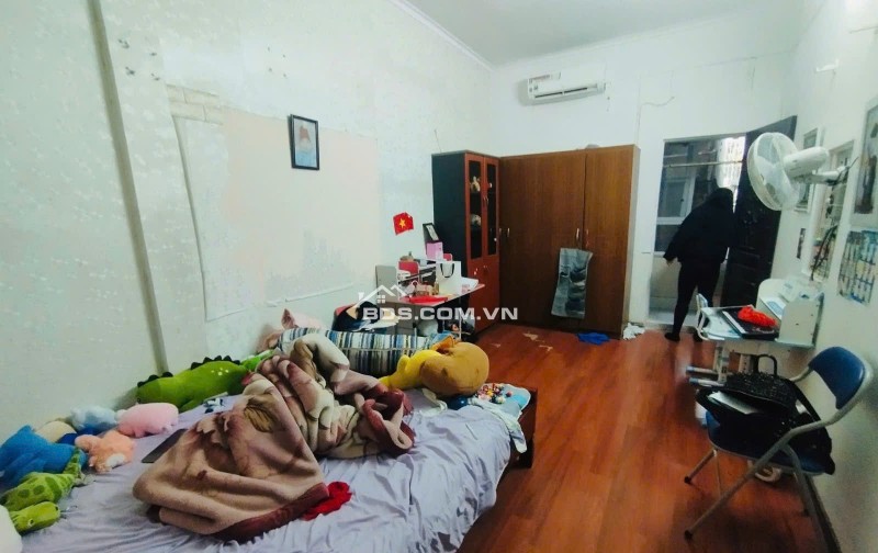 Bán nhà trong ngõ Tôn Đức Thắng 22/26m2 5 tầng Hơn 6 Tỷ Lô góc Đẹp toàn diện Tiện ích đa dạng