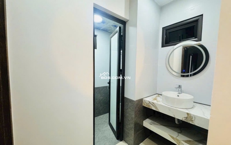 Nhà mới lô góc Phương Canh 5 tầng, MT 4m, vài bước ô tô, chỉ 6 tỷ.