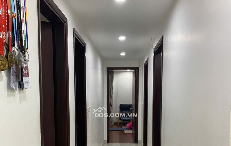Gold Tower 275 Nguyễn Trãi 141m 3PN 2wc  full đồ BC Đông Bắc