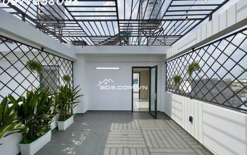 NHÀ ĐẸP HIẾM NGÃ TƯ GA – SÁT GÒ VẤP