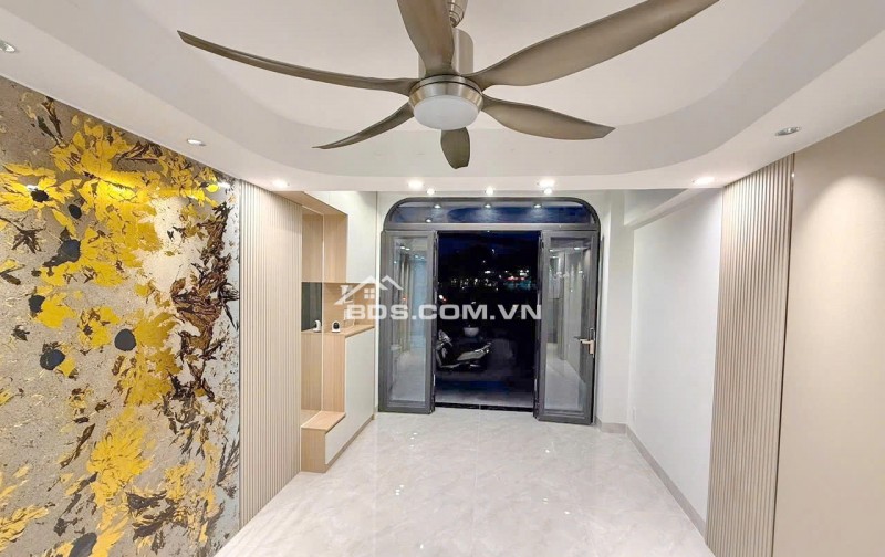 NHÀ PHỐ CĂN GÓC NHÀ 2 MẶT TIỀN HOÀNG SA. QUẬN 1