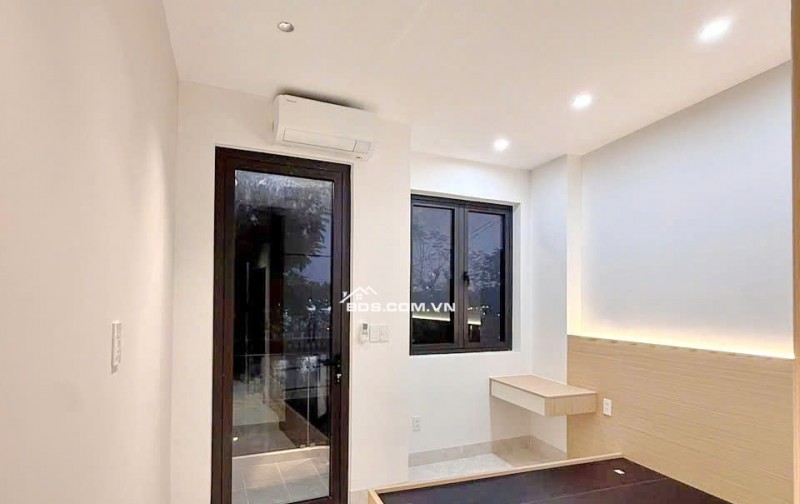 NHÀ PHỐ CĂN GÓC NHÀ 2 MẶT TIỀN HOÀNG SA. QUẬN 1