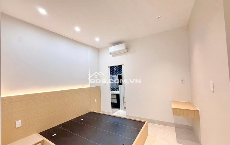 NHÀ PHỐ CĂN GÓC NHÀ 2 MẶT TIỀN HOÀNG SA. QUẬN 1