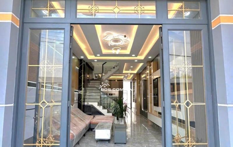 Nhà xây mới 2 tầng gần UBND xã Bến Lức , DT 100m2, nhận nhà ngay