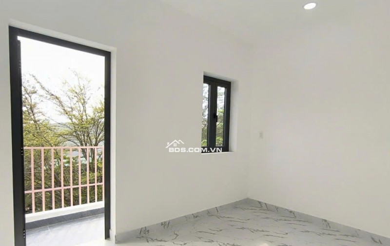 Nhà mới 3 tầng Long Hòa (Long An), thanh toán trước chỉ 900 triệu, dọn vào ở ngay