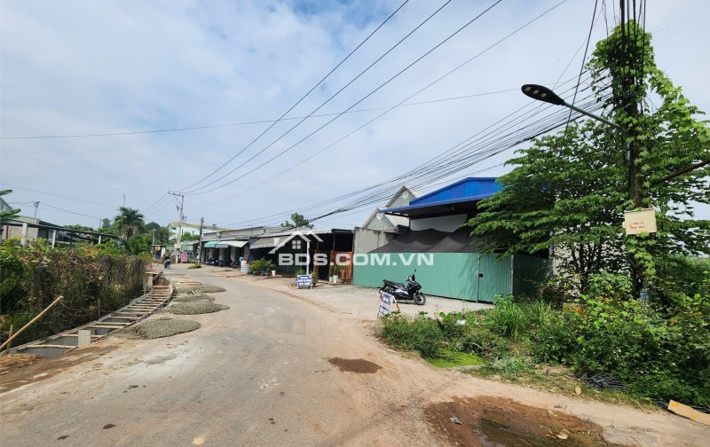 NGÂN HÀNG THANH LÝ GẤP ĐẤT TÂN UYÊN SẴN 160M2 THỔ, NGANG 7M, DT 346.7m2, GIÁ 3.413 TỶ