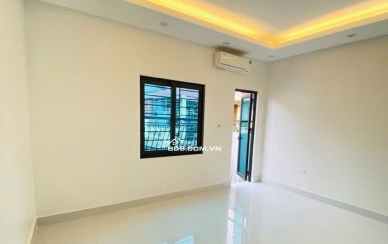 Bán Hoàng Văn Thái trung tâm quận Thanh Xuân, diện tích 25m2, 4 tầng, mặt tiền 4,4m