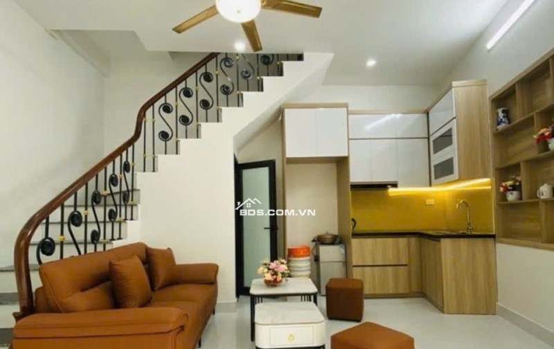 Bán Hoàng Văn Thái trung tâm quận Thanh Xuân, diện tích 25m2, 4 tầng, mặt tiền 4,4m