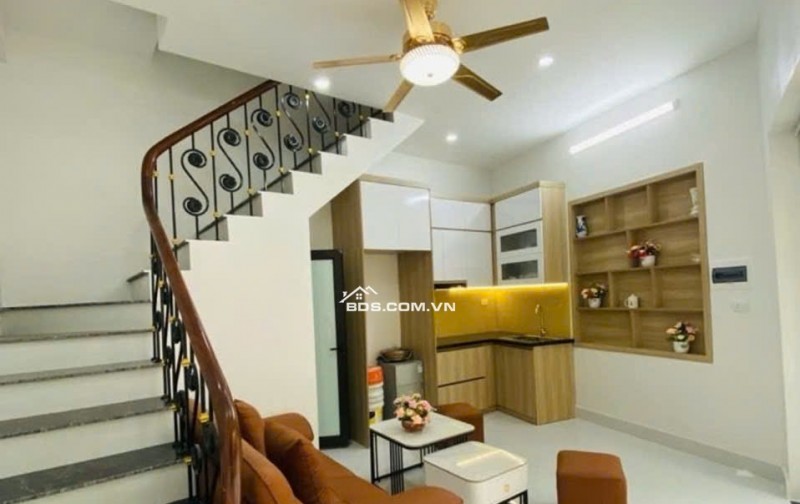 Bán Hoàng Văn Thái trung tâm quận Thanh Xuân, diện tích 25m2, 4 tầng, mặt tiền 4,4m