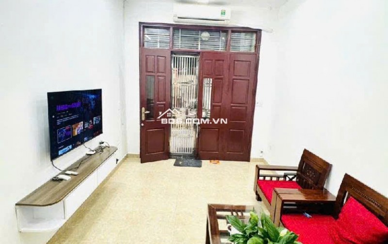 Bán Trương Định gần bến xe Giáp Bát, diện tích 38m2, 5 tầng, mặt tiền 3.2m