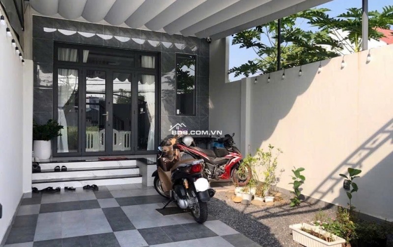 BÁN NHÀ 2 TẦNG – 5M X 27M – CÓ SÂN TRƯỚC SAU THOÁNG MÁT. LH:0988736135