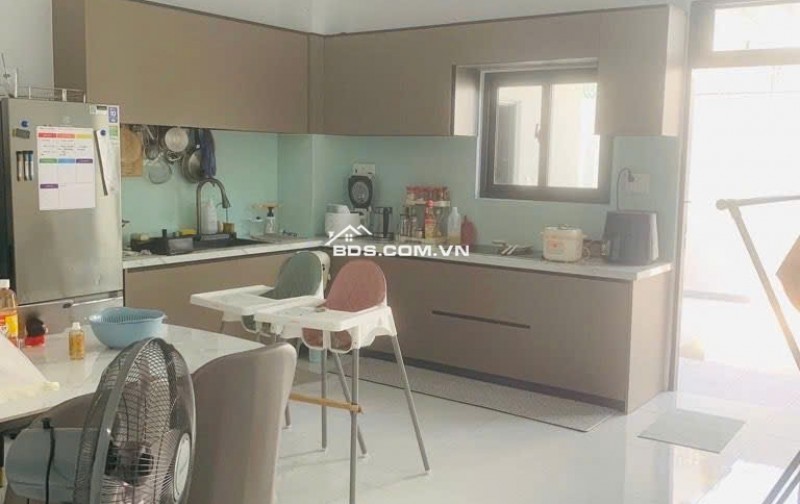 BÁN NHÀ 2 TẦNG – 5M X 27M – CÓ SÂN TRƯỚC SAU THOÁNG MÁT. LH:0988736135