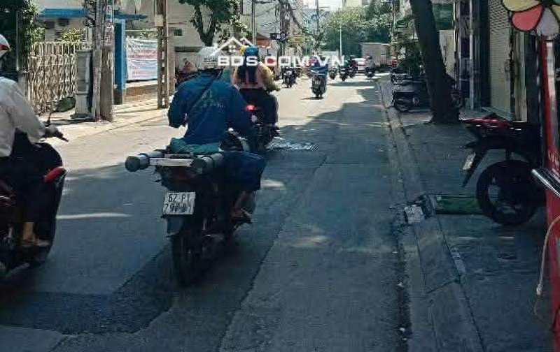 MT KINH DOANH NGAY ETOWN CỘNG HÒA – TÂN BÌNH