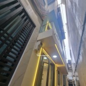 Chỉ 5 tỷ mua được căn nhà ngay trung tâm 126A/1 Nguyễn Cư Trinh Q1