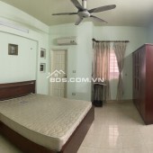 Cho thuê nhà nguyên căn tại ngõ 639 Hoàng Hoa Thám, Ba Đình. Vừa ở vừa kinh doanh. Chỉ 14tr