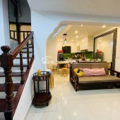 Phố Hàng Chuối Mặt Tiền 10M 3 Tầng 18 Tỷ Cách phố 5M Ngõ rộng Thoáng