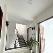 NGAY ĐẠI HỌC Y PHẠM NGỌC THẠCH 4 TẦNG XE TẢI NGỦ NHÀ