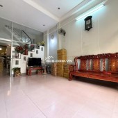 Bán nhà mặt tiền đường số 4,  Phước Bình, Q9, Thủ Đức, TP HCM. DT 98m2, 2 tầng. Giá 10.1 tỷ, SHR - 0933125879.