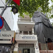 Chính chủ cho thuê nguyên căn sát góc, hướng Đông, mặt phố Bà Triệu, Q.Hai Bà Trưng, Hà Nội.
