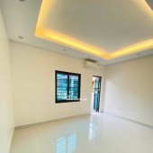 Bán Hoàng Văn Thái trung tâm quận Thanh Xuân, diện tích 25m2, 4 tầng, mặt tiền 4,4m