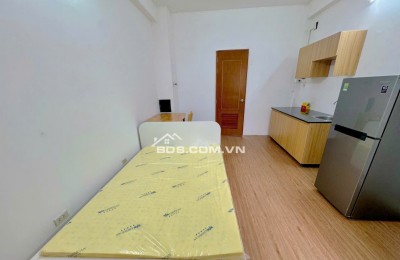 CHO THUÊ CHDV NGAY TRUNG TÂM QUẬN 1 ĐẦY ĐỦ TIỆN ÍCH, Ở NGAY. LH:0355640978