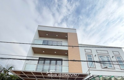 Bán nhà 3 tầng 3 mê đường Chúc Động - Sát bên trường C2 Lương Thế Vinh