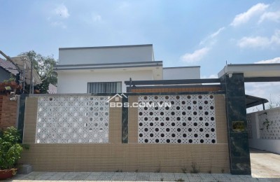 Chính chủ bán gấp biệt thự nhà vườn có hồ bơi 621.9m2 ở Thủ Đức