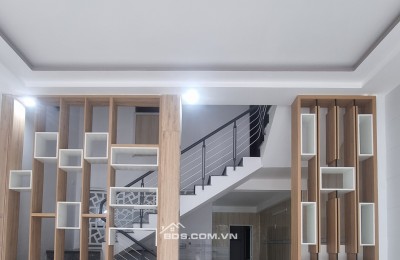 BÁN NHÀ 2 TẦNG GẦN BIỂN - ĐƯỜNG HÒA MINH 14)