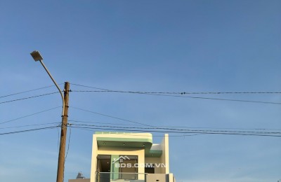 Bán nhà xây mới kiên cố 1 trệt 1 lầu, phong cách hiện đại, nhà mới 100% dọn vào ở ngay