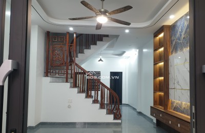 BÁN NHÀ ĐẸP 2.6 TỶ 3 TẦNG 54M2 ( ĐÔNG NAM ) NGÕ NGẮN BÃI VƯỢT