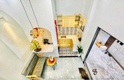 NHỈNH 2TỶ CÓ NHÀ SG - 3 TẦNG XINH LUNG LINH - GẦN NHÀ GA T3 - 10P QUA SÂN BAY - 5P TỚI EMART 2 NHỘN NHỊP - SỔ HỒNG RIÊNG TÂN BÌNH