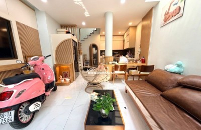 Hẻm Ô Tô - 3 Tầng đúc - Sát Mặt Tiền - Chỉ cách Quận 1 Cây cầu - 42m2 - Nhà mới vào ở ngay - P. Bình Lợi Trung