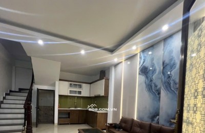 BÁN NHÀ PHÚC LỢI LONG BIÊN VỀ Ở NGAY KHU VỰC ĐÔNG DÂN CƯ 9  TỶ 48m MT 5M PHÁT TRIỂN TỐT