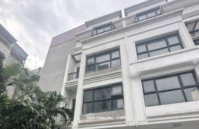 BIỆT THỰ LIỀN KỀ VINHOMES GARDENIA – HÀM NGHI
113M2, 5 TẦNG, KINH DOANH -VỈA HÈ RỘNG