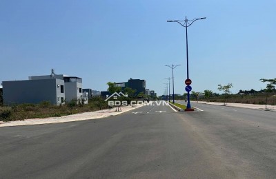 ĐẤT GÓC 2 MẶT TIỀN – TRỤC CHÍNH 26M – KHU TĐC HÒA LONG