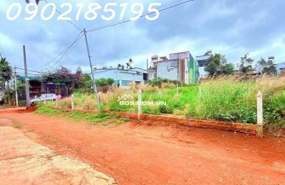 LÔ ĐẤT GÓC (5m x 24m) HẺM PHẠM VĂN ĐỒNG GẦN VÒNG XOAY NGÃ 3 HÒA BÌNH – BUÔN MA THUỘT = 1 TỶ 600 TRIỆU