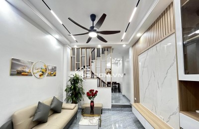 NHÀ ĐẸP LÔ GÓC THẠCH BÀN - SÁT AEON MALL - 4 TẦNG Ở NGAY - CHỈ 5.65 TỶ