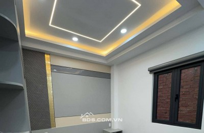 Bán nhà hẻm xe hơi, ngang gần 5m, nhà 5 tầng đường Kinh Dương Vương