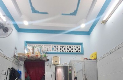 Nhà thiết kế 1 trệt 1 lầu, gồm:  - 2 phòng ngủ - 2 WC - Phòng khách rộng - Bếp gọn gàng - Cầu thang đúc chắc chắn - Ban công thoáng mát